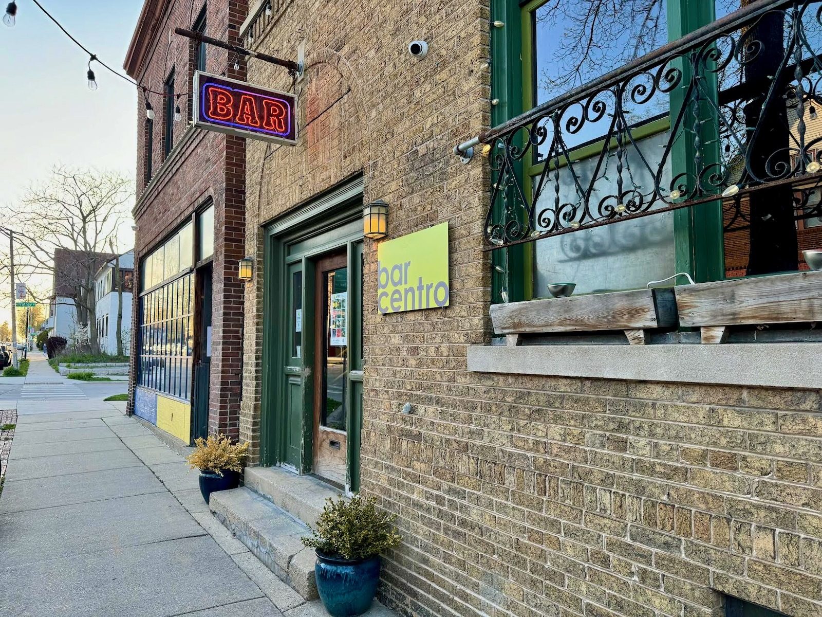 bar centro, Riverwest, Milwaukee